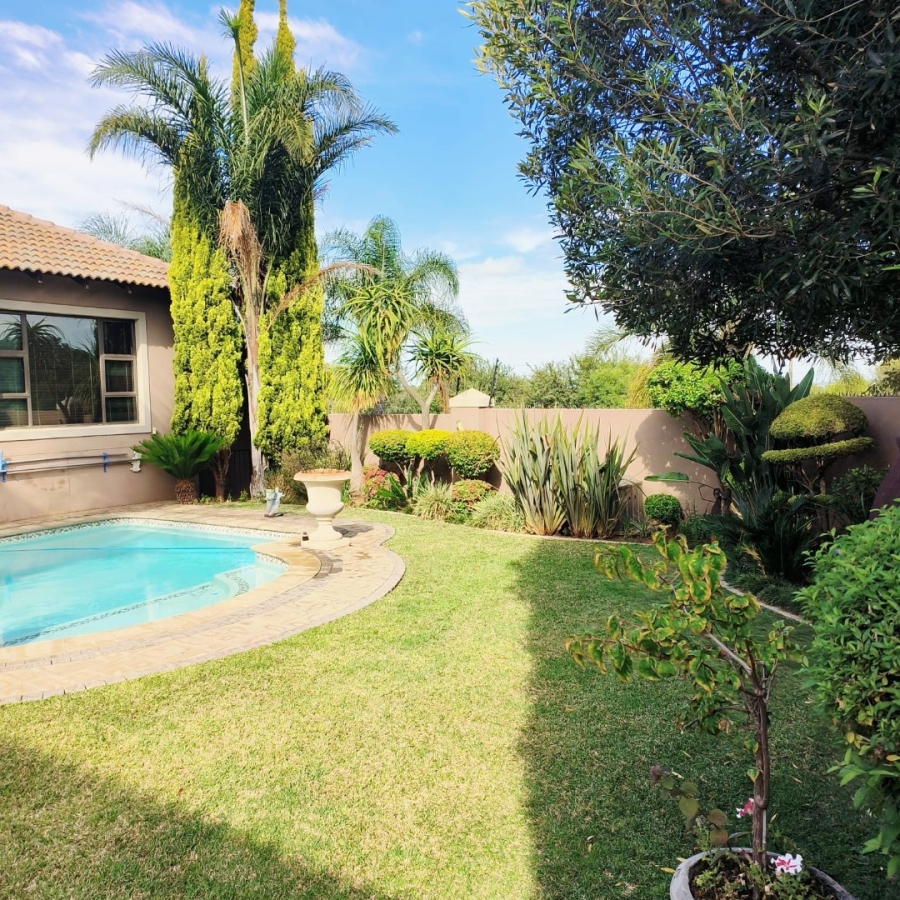 4 Bedroom Property for Sale in Wilkoppies North West